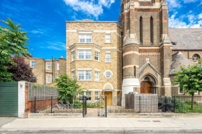 Luxury 1 bed Apt Sleeps 5, Barons Court 5m to tube
